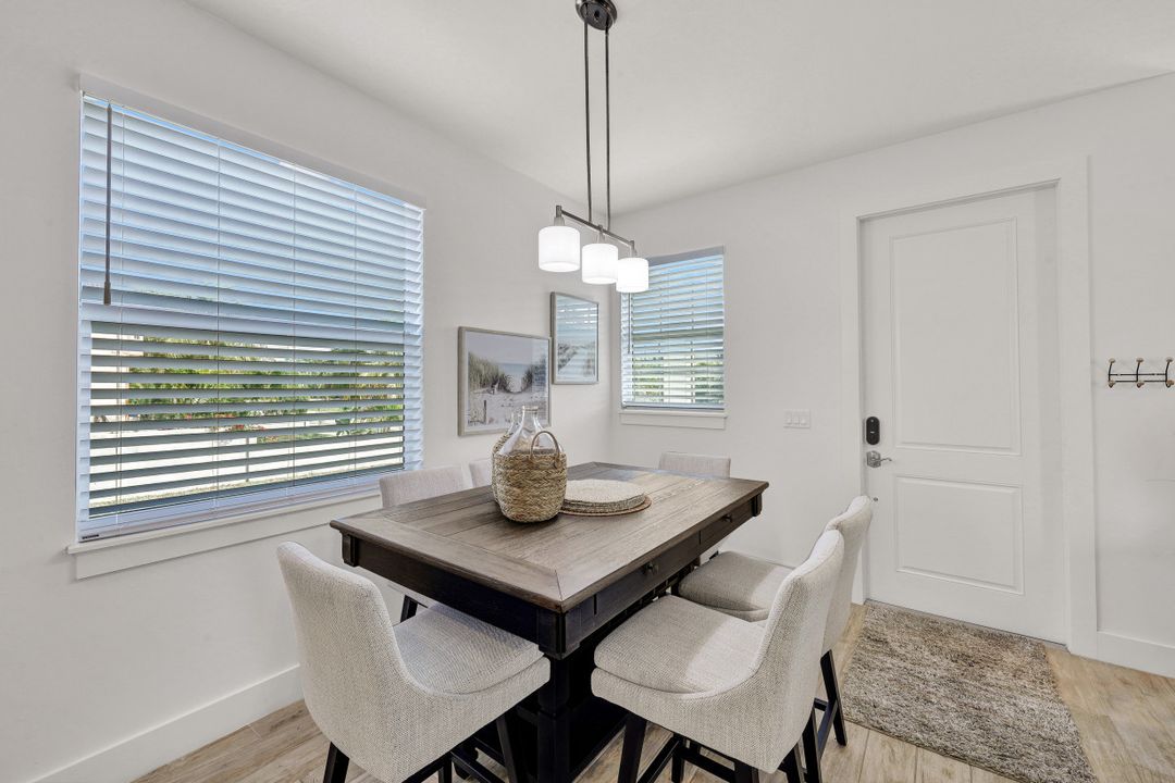 1727 Danford St, Naples, FL 34112