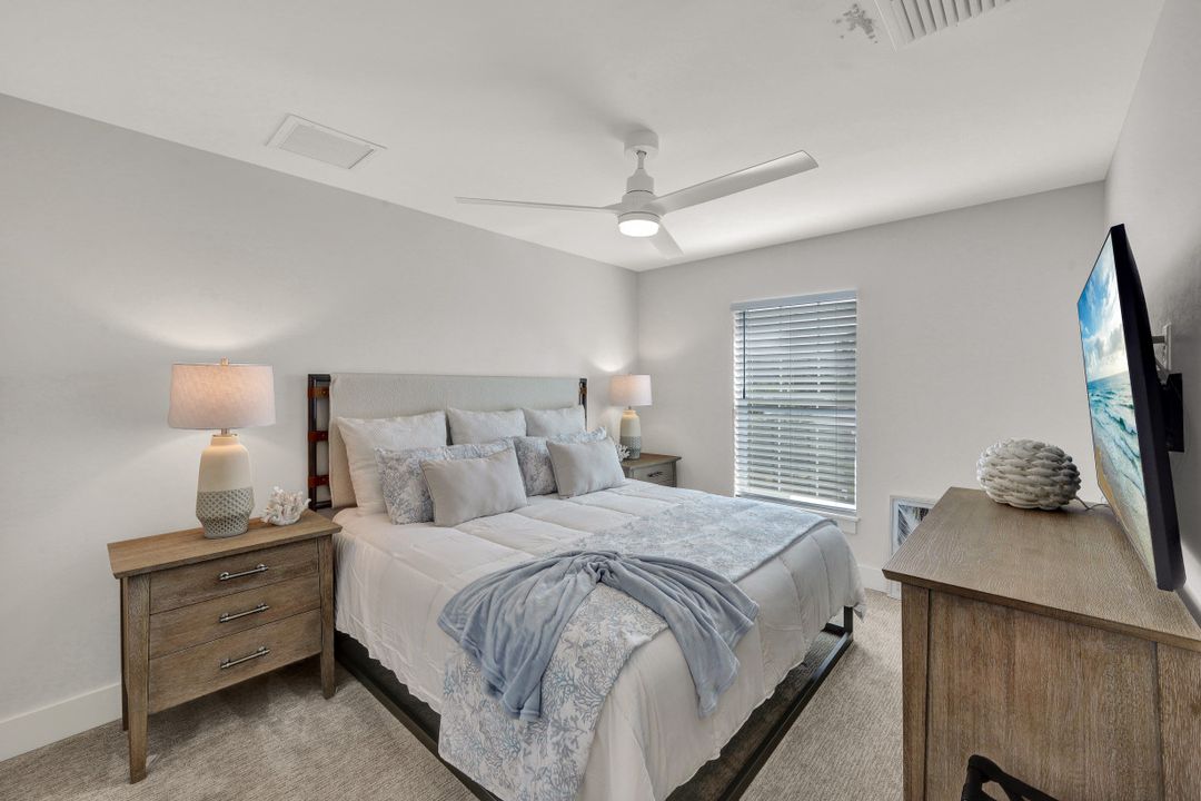 1727 Danford St, Naples, FL 34112