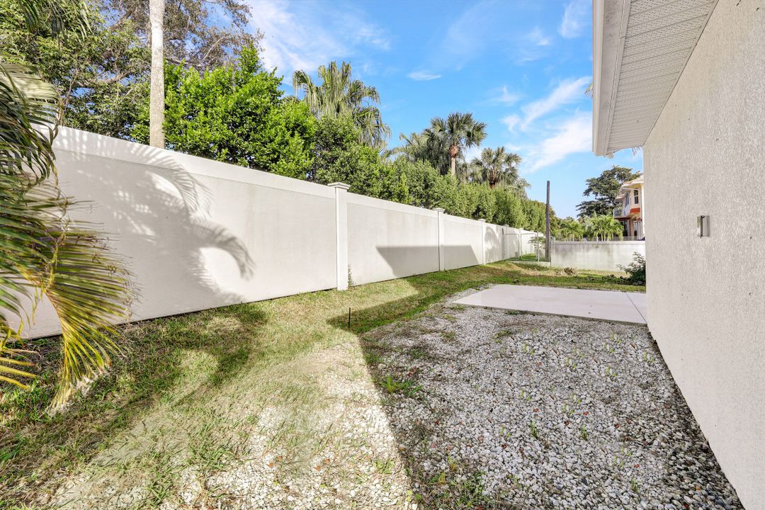 1727 Danford St, Naples, FL 34112