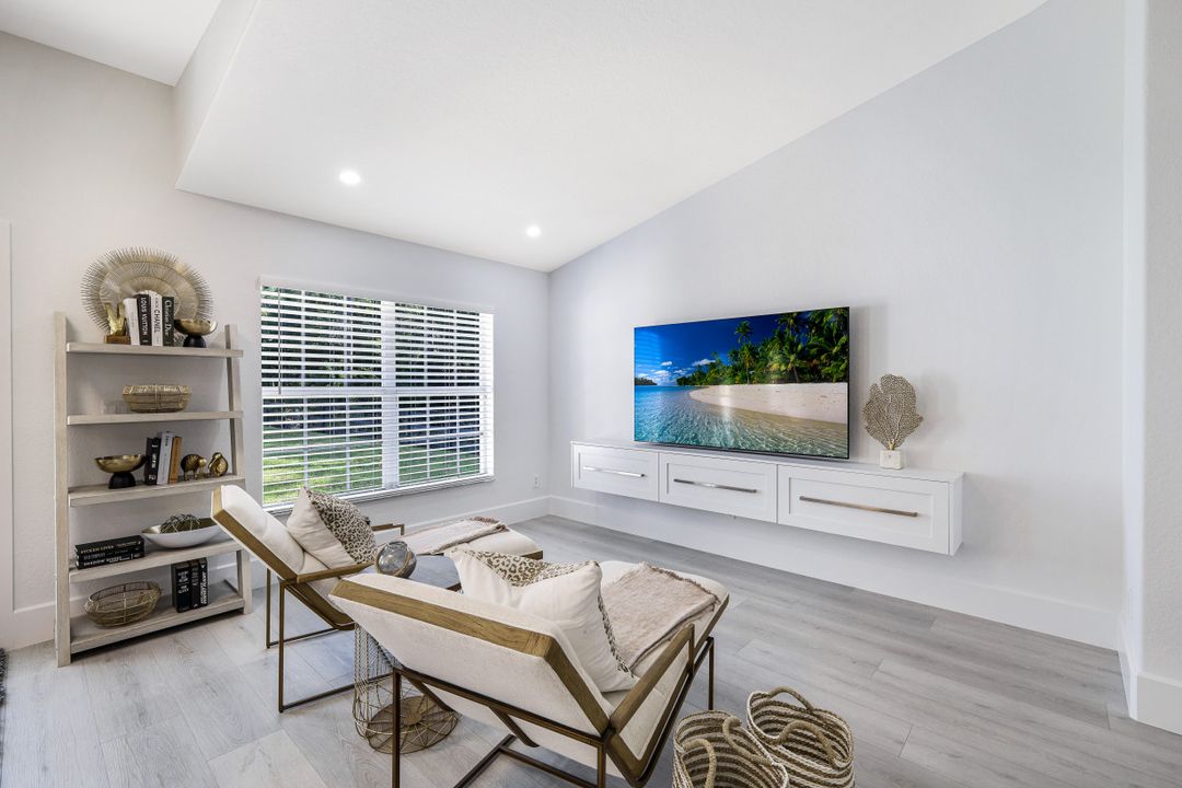 2171 21st St SW, Naples, FL 34117