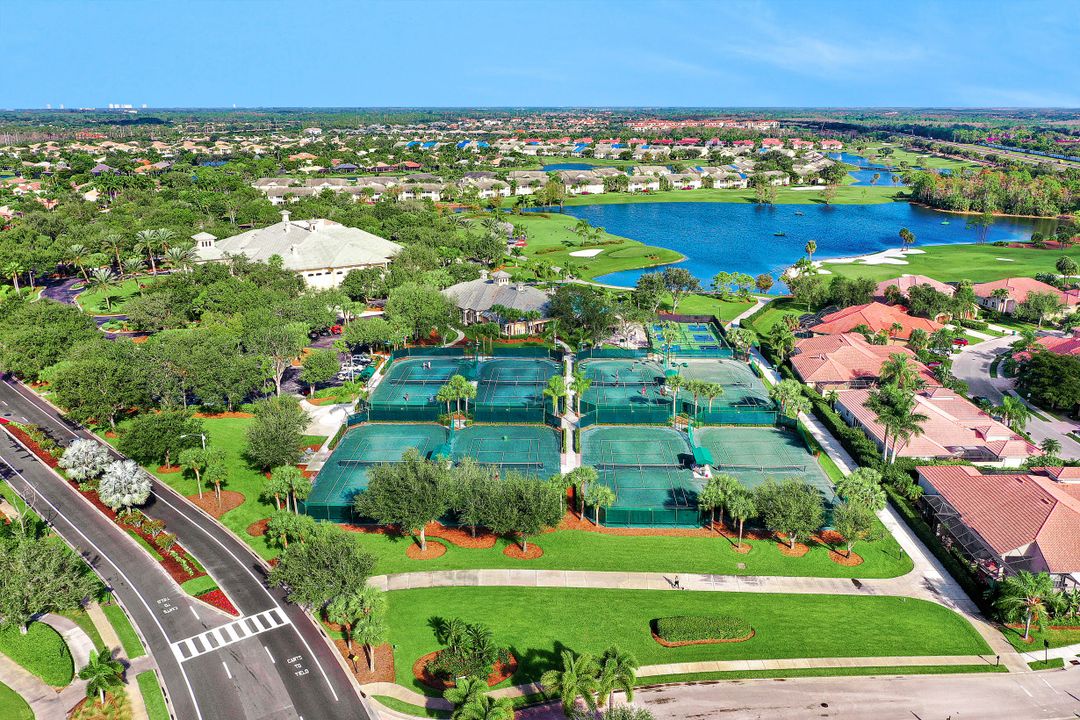 6025 Pinnacle Ln #6-602, Naples, FL 34110