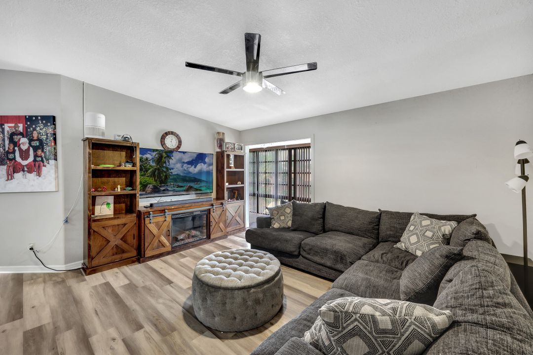 5712 Foxlake Dr APT 8 #8, North Fort Myers, FL 33917