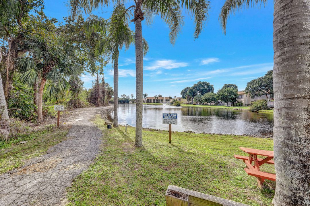 5712 Foxlake Dr APT 8 #8, North Fort Myers, FL 33917