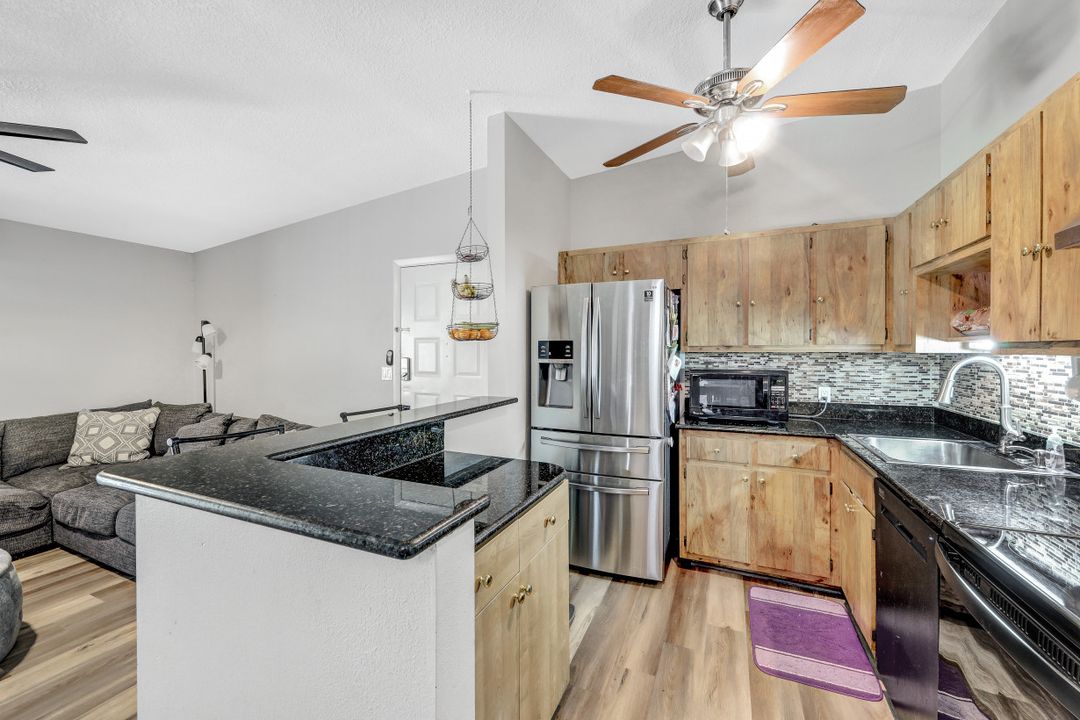 5712 Foxlake Dr APT 8 #8, North Fort Myers, FL 33917