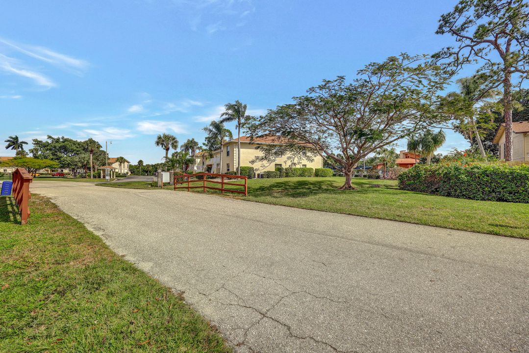 5712 Foxlake Dr APT 8 #8, North Fort Myers, FL 33917