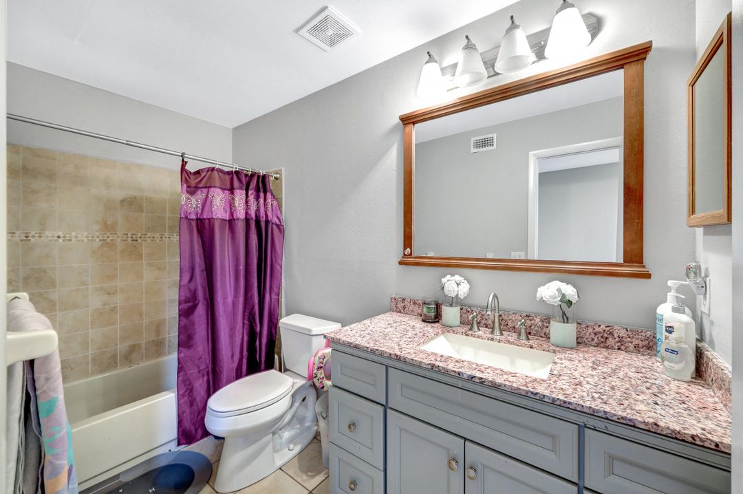 5712 Foxlake Dr APT 8 #8, North Fort Myers, FL 33917