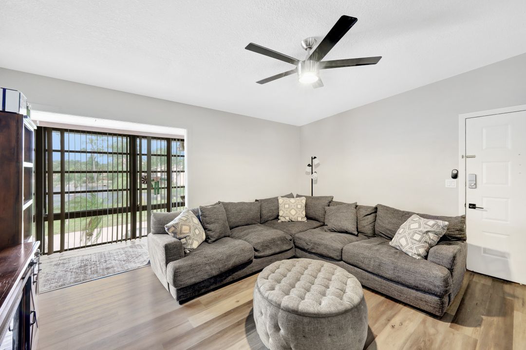 5712 Foxlake Dr APT 8 #8, North Fort Myers, FL 33917