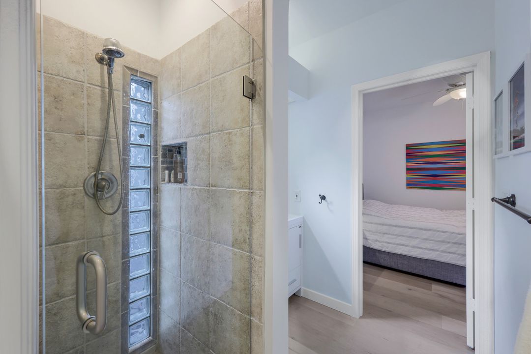 359 2nd St S, Naples, FL 34102