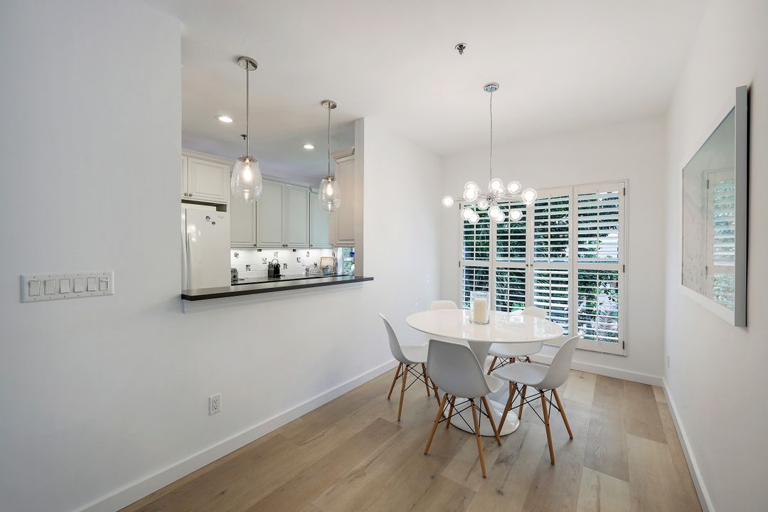 359 2nd St S, Naples, FL 34102