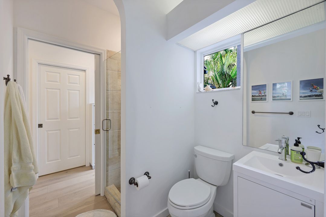 359 2nd St S, Naples, FL 34102