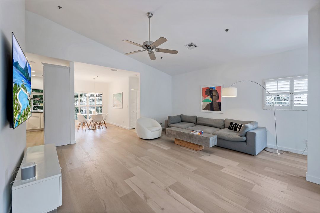 359 2nd St S, Naples, FL 34102