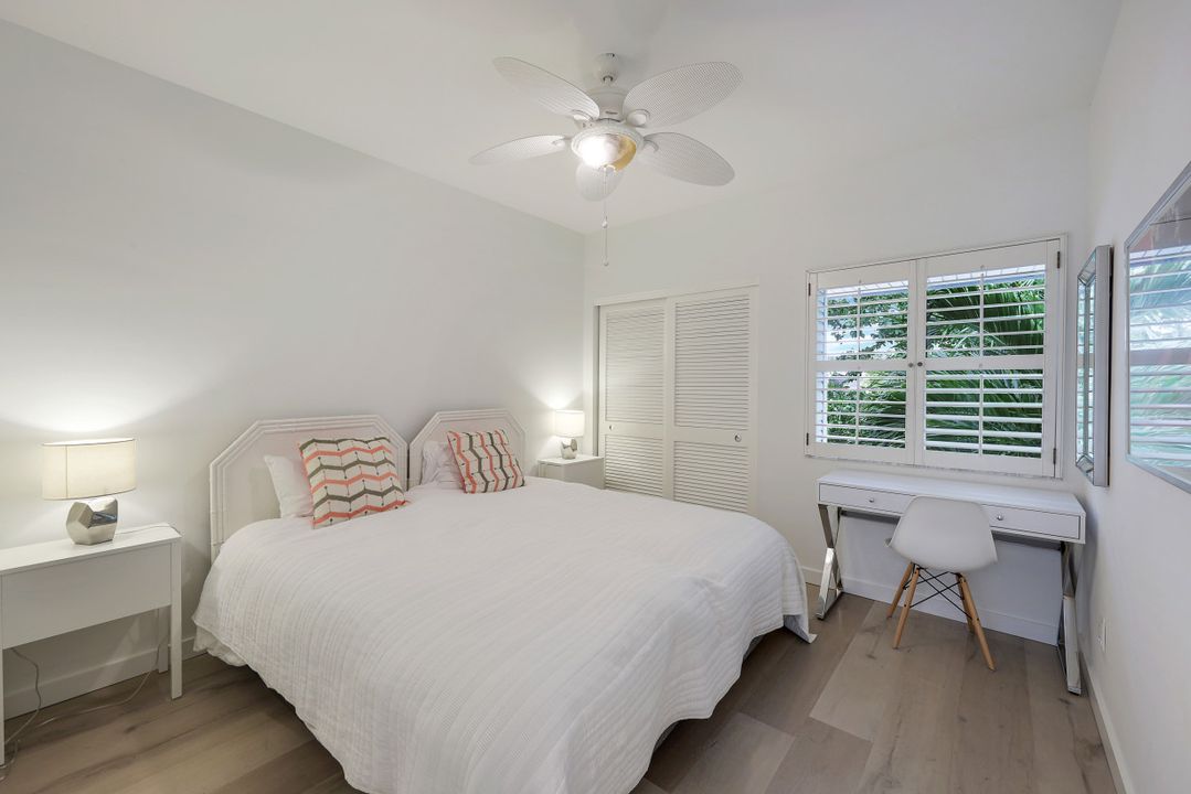 359 2nd St S, Naples, FL 34102