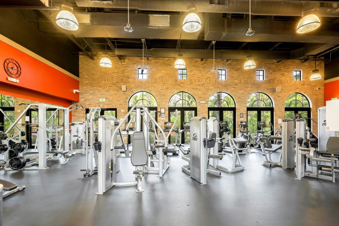 8949 Malibu St #302, Naples, FL 34113