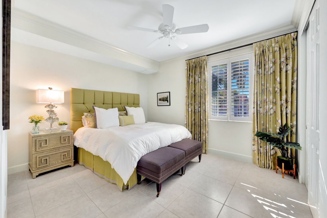 1006 5th St S, Naples, FL 34102