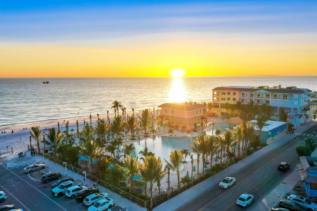 251 Crescent St, Fort Myers Beach, FL 33931