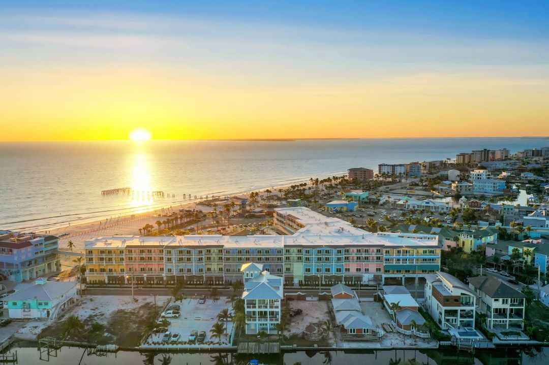 251 Crescent St, Fort Myers Beach, FL 33931