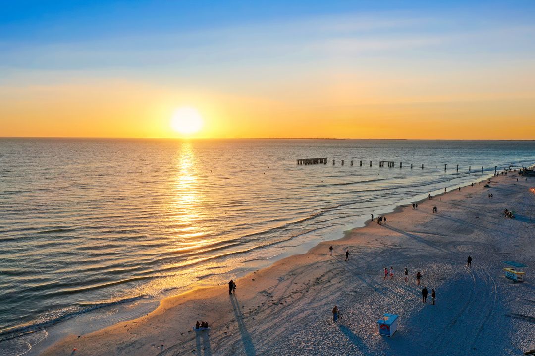 251 Crescent St, Fort Myers Beach, FL 33931