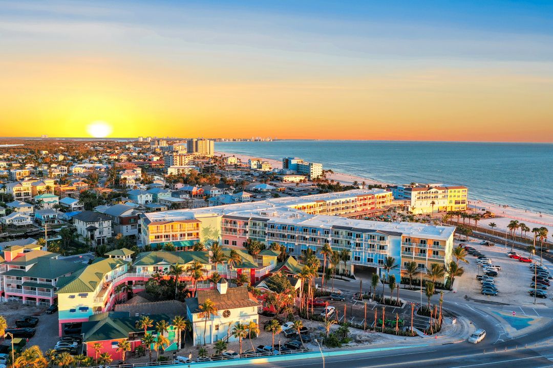 251 Crescent St, Fort Myers Beach, FL 33931