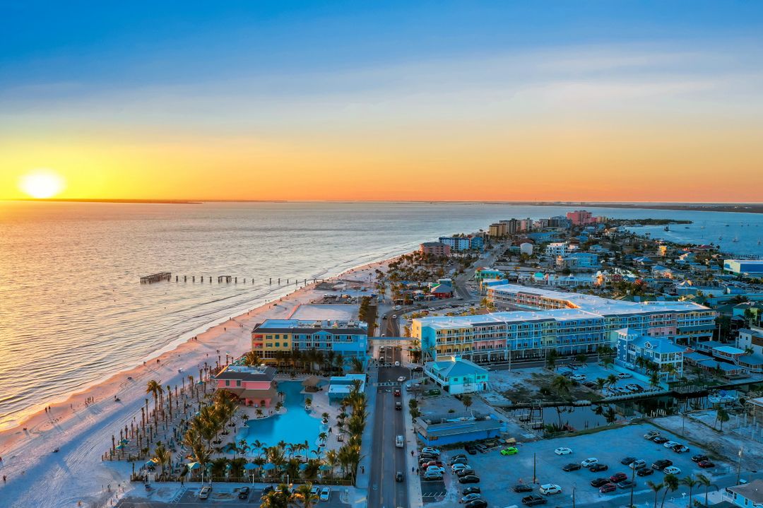 251 Crescent St, Fort Myers Beach, FL 33931