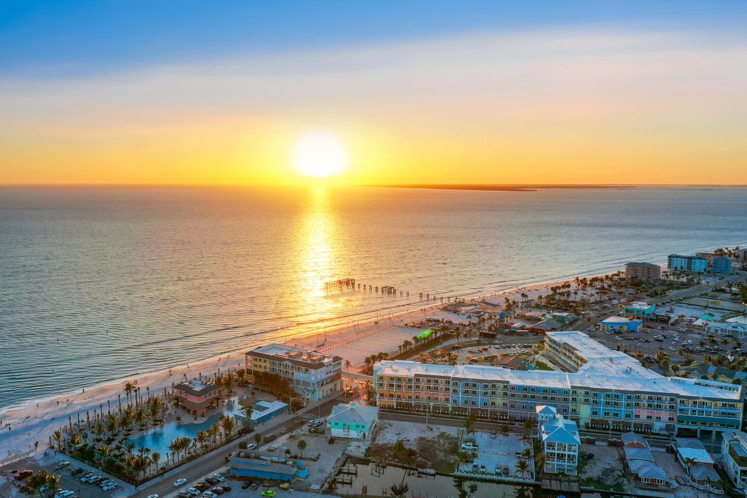 251 Crescent St, Fort Myers Beach, FL 33931