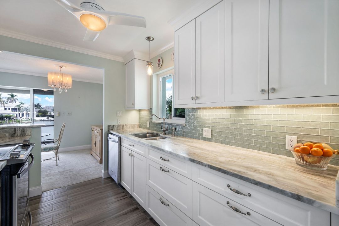 1910 Gulf Shore Blvd N #207, Naples, FL 34102