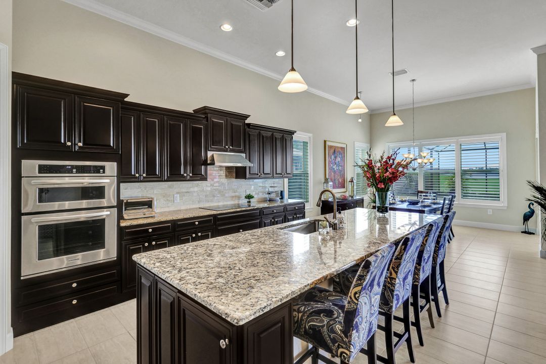 8993 Quarry Dr, Naples, FL 34120