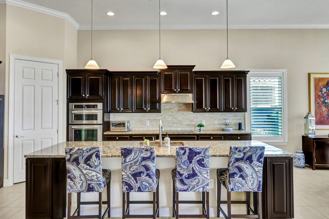 8993 Quarry Dr, Naples, FL 34120