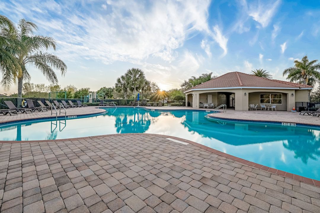 10372 Canal Brook Ln, Lehigh Acres, FL 33936
