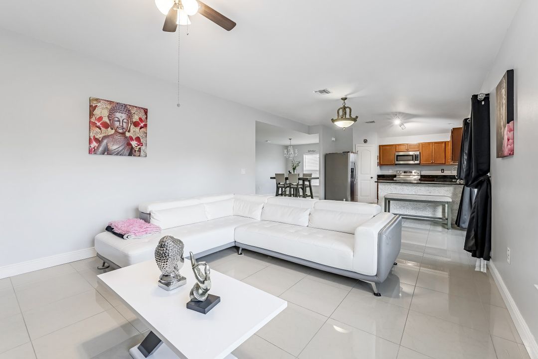 10372 Canal Brook Ln, Lehigh Acres, FL 33936