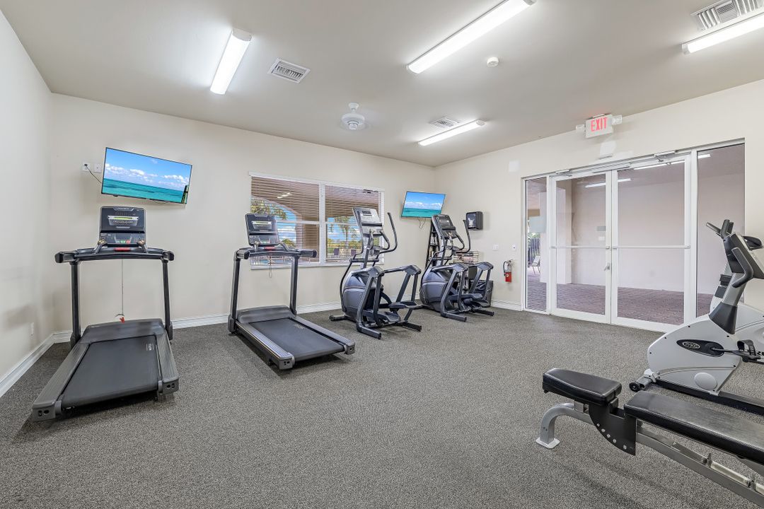 10372 Canal Brook Ln, Lehigh Acres, FL 33936