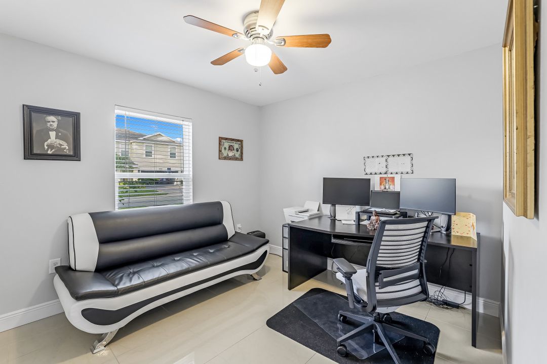 10372 Canal Brook Ln, Lehigh Acres, FL 33936