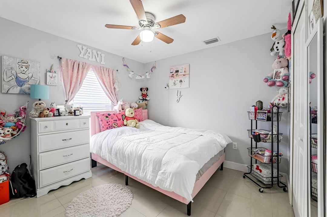 10372 Canal Brook Ln, Lehigh Acres, FL 33936