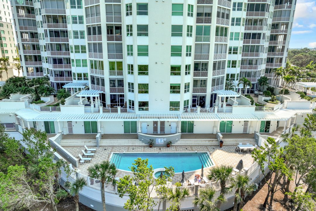 285 Grande Way #903, Naples, FL 34110
