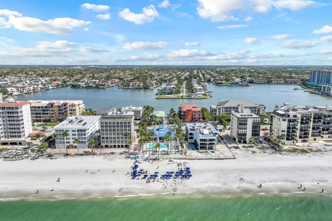 285 Grande Way #903, Naples, FL 34110