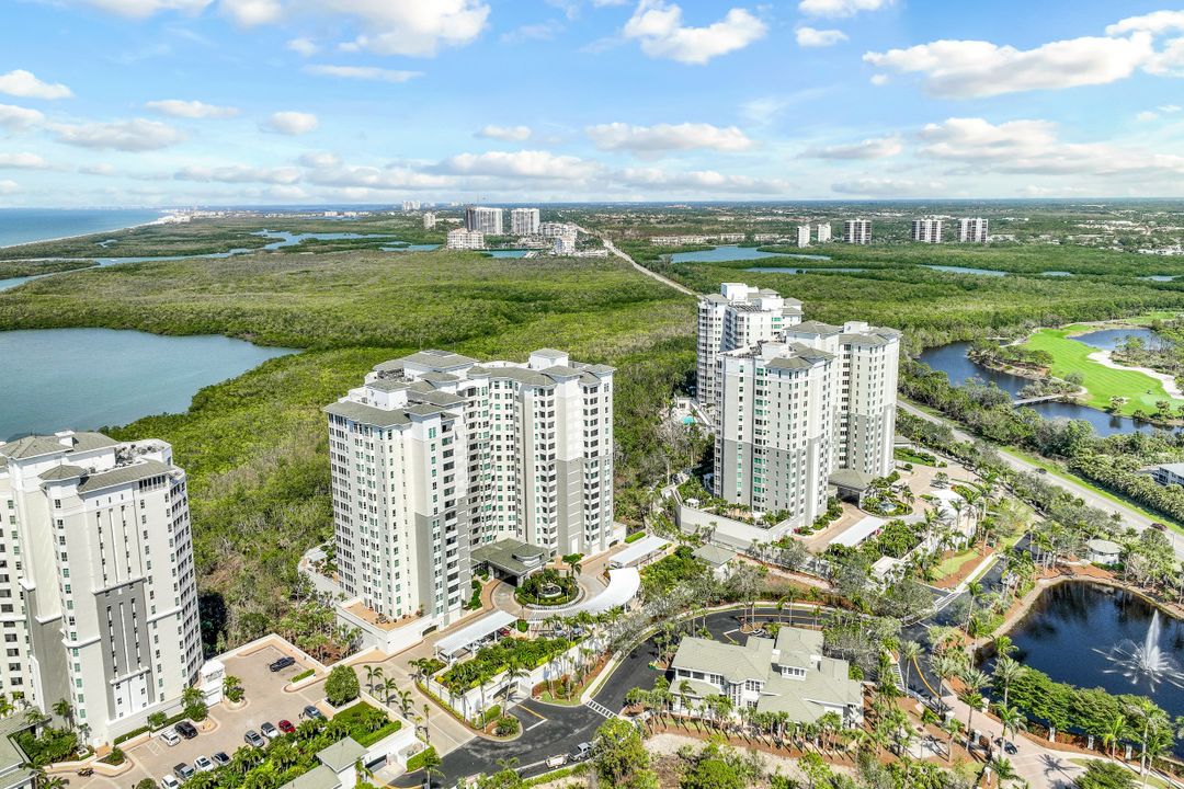 285 Grande Way #903, Naples, FL 34110