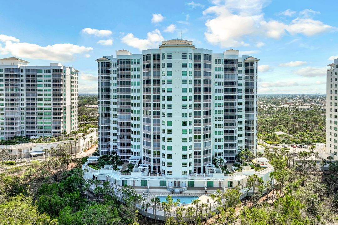 285 Grande Way #903, Naples, FL 34110