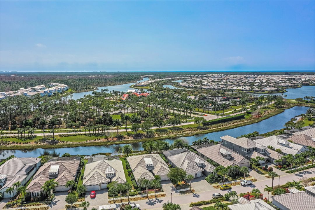 5090 Andros Dr, Naples, FL 34113