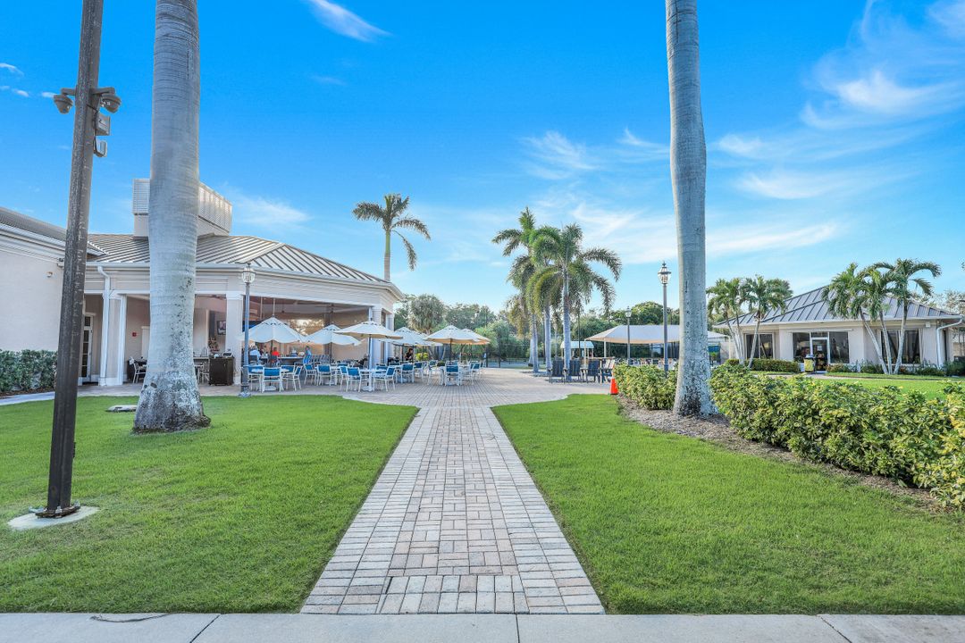 1610 Clermont Dr #201, Naples, FL 34109