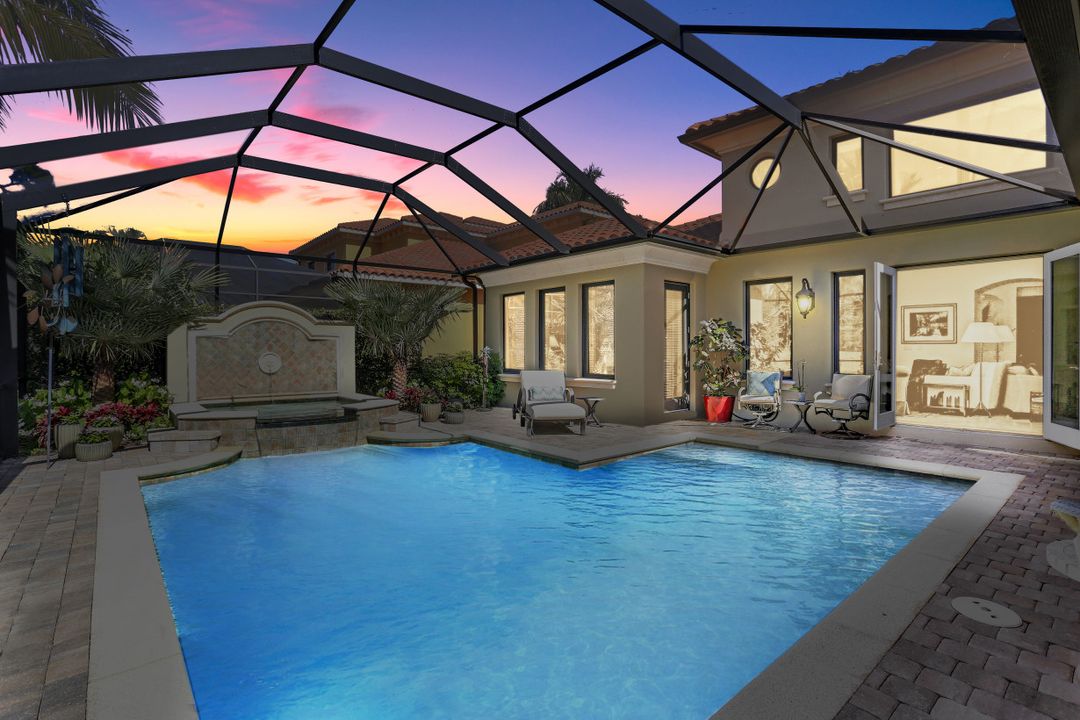 2911 Tiburon Blvd E, Naples, FL 34109