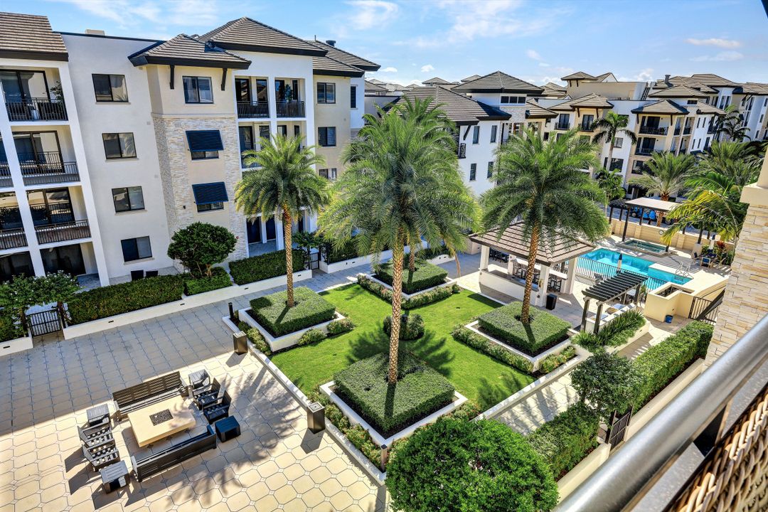 1035 3rd Ave S #514, Naples, FL 34102