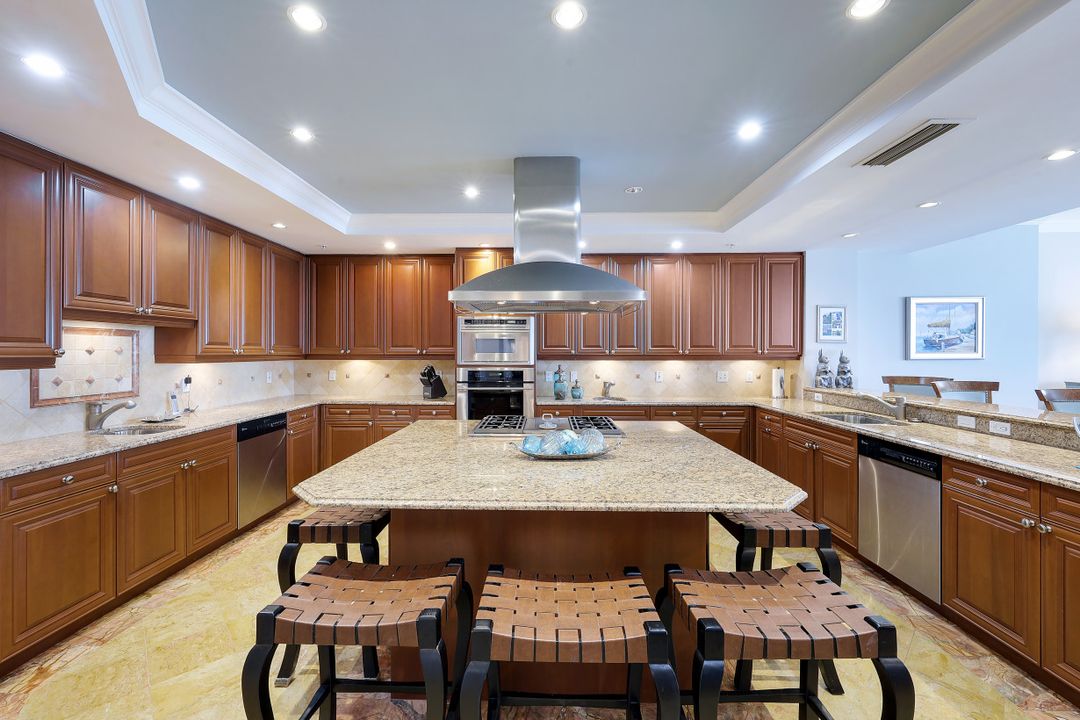 970 Cape Marco Dr #1708, Marco Island, FL 34145