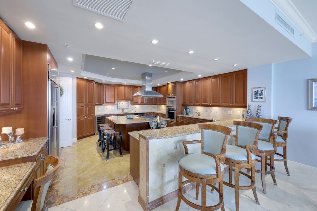 970 Cape Marco Dr #1708, Marco Island, FL 34145