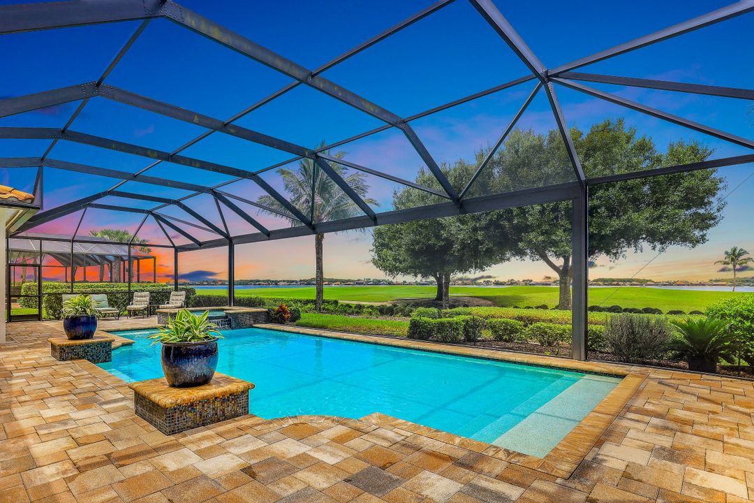 9017 Quarry Dr, Naples, FL 34120