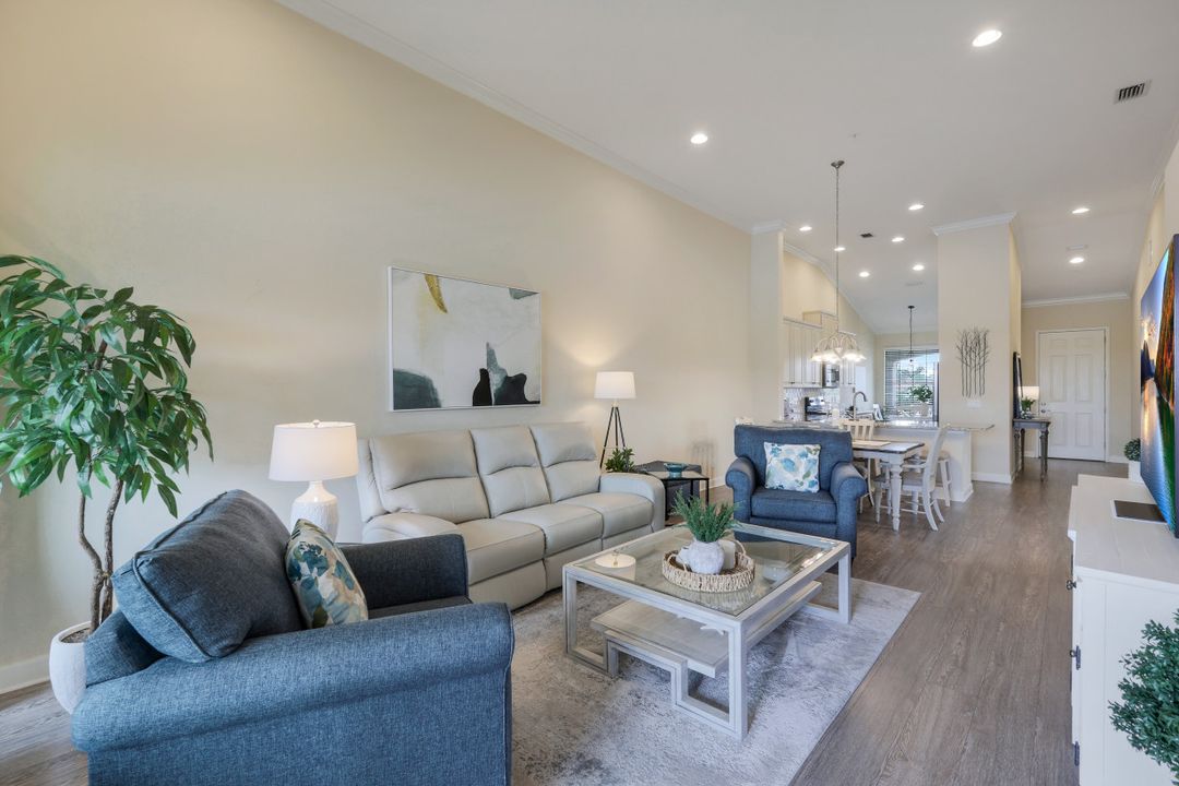 9426 Benvenuto Ct #201, Naples, FL 34119