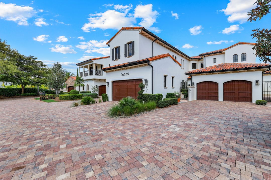 16649 Toscana Cir #805, Naples, FL 34110