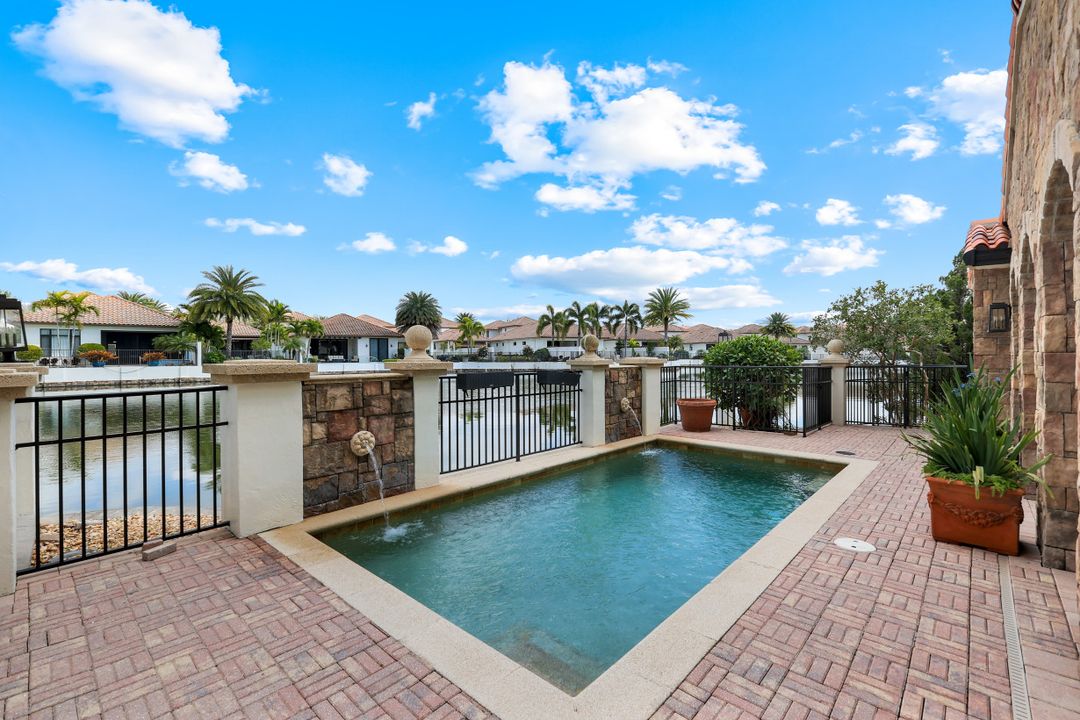 16649 Toscana Cir #805, Naples, FL 34110