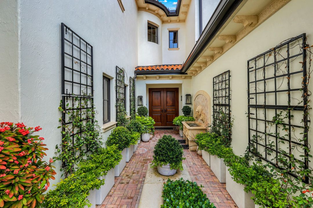 16649 Toscana Cir #805, Naples, FL 34110