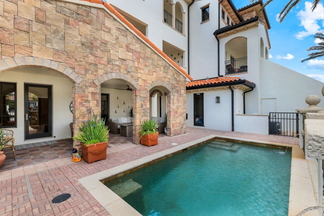 16649 Toscana Cir #805, Naples, FL 34110