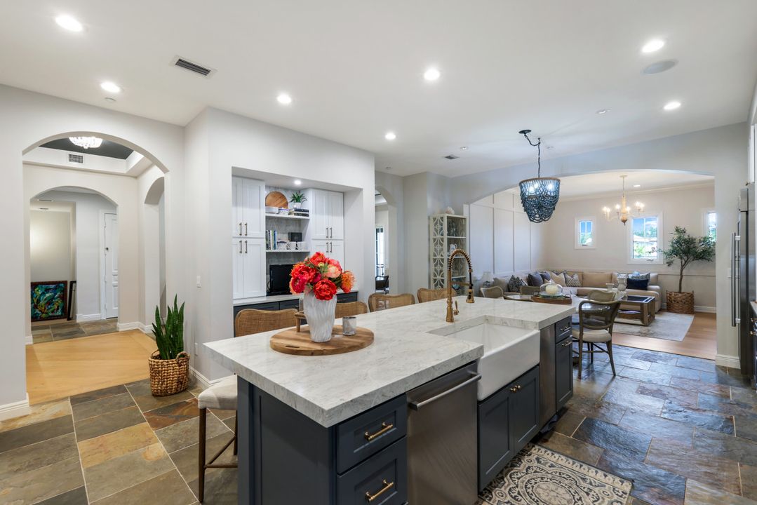 16649 Toscana Cir #805, Naples, FL 34110