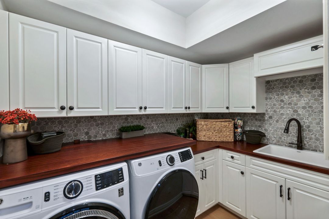 16649 Toscana Cir #805, Naples, FL 34110